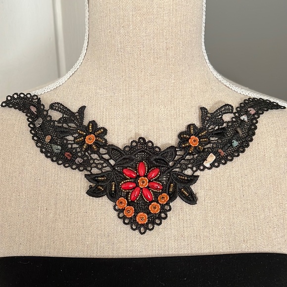 Beautiful Lace Embellished Appliqué - Picture 3 of 6